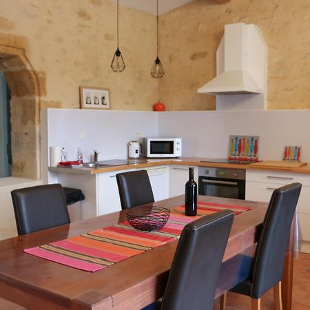La Vigneraie De Laura: Gite Entre Vignes Et Chenes Sainte-Colombe  외부 사진